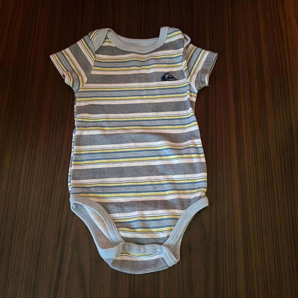 (3 for $10) (0-3 Month QuickSilver Onesie